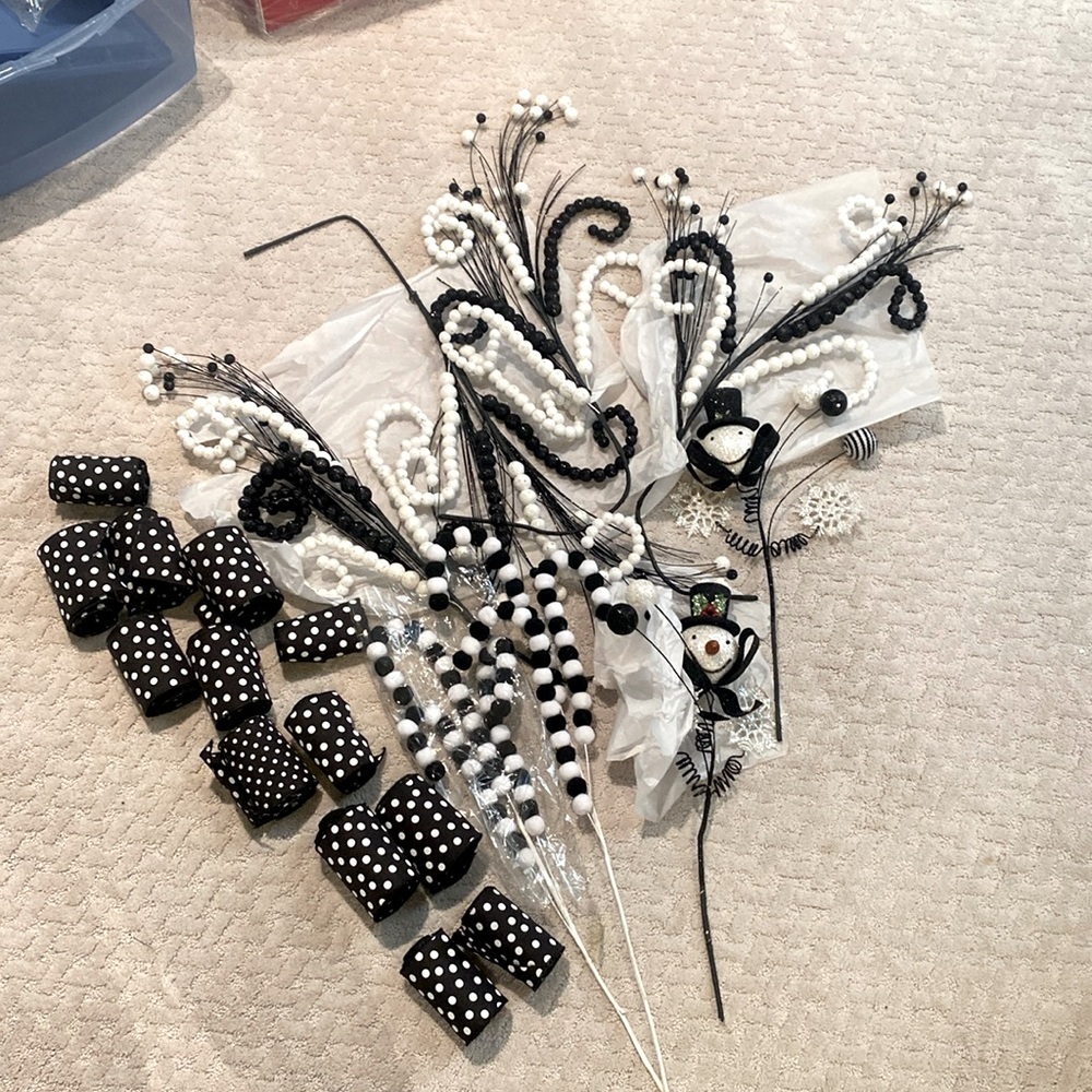 Black and White Decorations